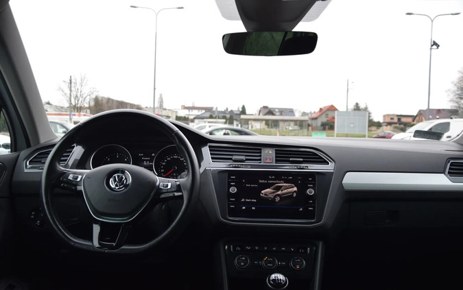 Volkswagen Tiguan cena 97500 przebieg: 47150, rok produkcji 2018 z Poznań małe 79